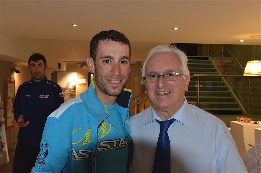 Vincenzo Nibali Astana Maillot Jaune Philippe Labat Tour de France Cycliste Pau vélo Novotel Lescar